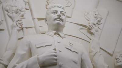 Сталин се "завърна" в московското метро (СНИМКИ)