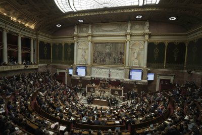 Френският парламент ще гласува два спорни законопроекта, които целят да легализират асистираното самоубийство