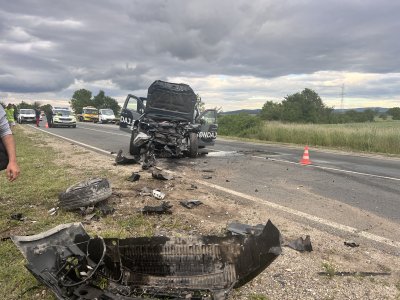 Тежка катастрофа на Подбалканския път, пострадали са едногодишно дете и бременна жена