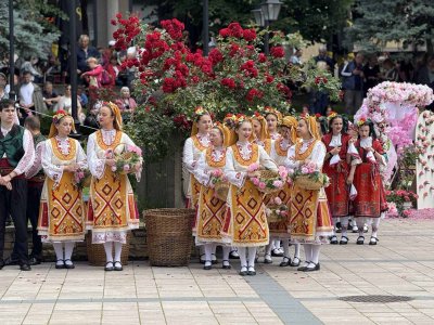 Карлово чества Празника на розата (СНИМКИ)