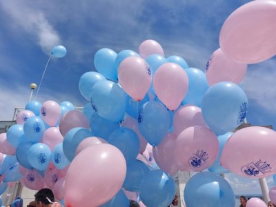 709 сини балона за момчетата и 674 розови за момичетата полетяха в небето над Бургас