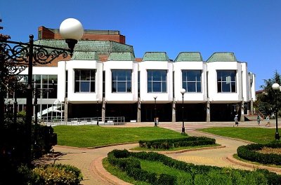 Five Men Steal Part of the Roof Structure from the Burgas State Opera