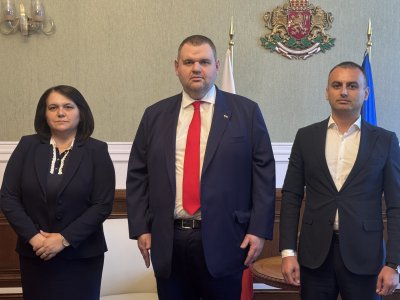Лидерът на ДПС Делян Пеевски се срещна с кметовете на Ардино и Момчилград