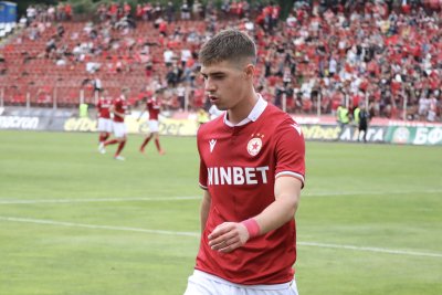 Станислав Шопов подписа с Осиек