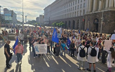 "Бъдеще в България": Млади медици отново излязоха на протест