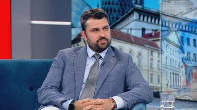 Външният министър: Няма отстъпление нито сантиметър от това какво трябва да направи РСМ