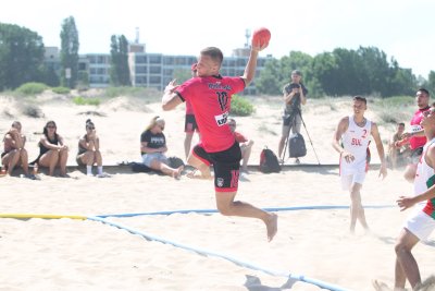 Спартак Варна с титлата при мъжете по плажен хандбал