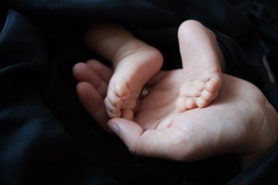 СДВР разследва смъртен случай с бебе, родено в домашни условия
