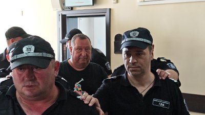 Соченият за "собственик в сянка" на дома в с. Ягода призна, че се е отказал от лиценза си