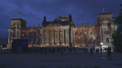 30 години след опаковането на Райхстага: Берлин отдава почит на Кристо и Жан-Клод