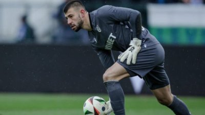 Вратарят на ЦСКА Иван Дюлгеров е временно отстранен от отбора
