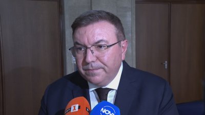 Костадин Ангелов: Ще наложим пълна забрана за продажбата на вейпове