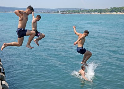 Жега в града, идеално край морето