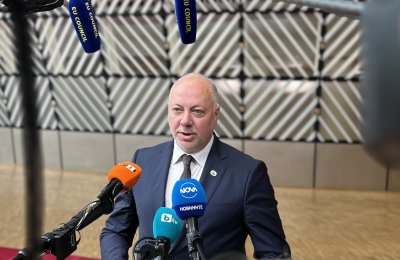 Желязков: Промените в конституцията на РСМ с вписването на българската общност са условие за старт на преговорния процес