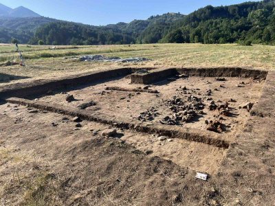 Проучват праисторическо селище на близо 8000 години край село Брежани
