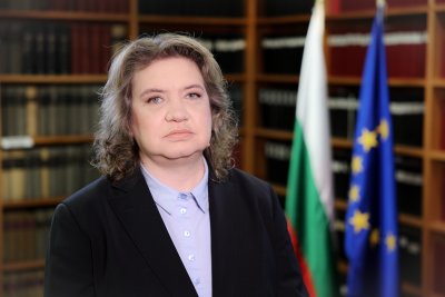 Наталия Киселова поздрави ансамбъла за девойки след спечелването на титлата