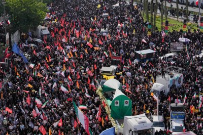В Иран погребват с държавни почести загиналите в 12-дневната война