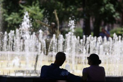 Опасни горещини: Температурите в страната над 35°