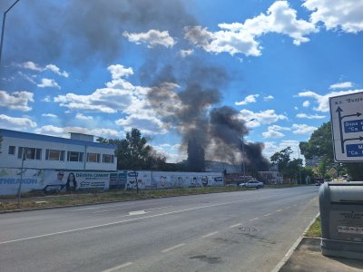 Подпали се покривът на Техническия университет във Варна