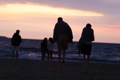 Как Джулай морнинг беше посрещнат на морския бряг?