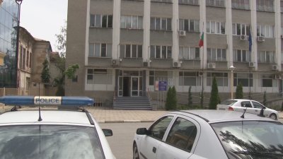 Схема за измама: Възрастна жена за малко да загуби всичките си имоти
