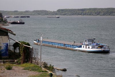 Критична е обстановката за корабоплаването по река Дунав заради ниското ниво