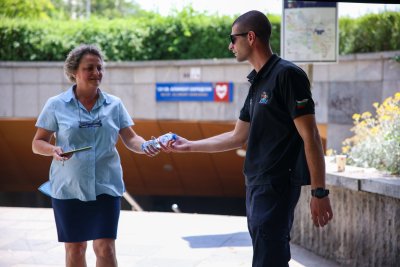Столичната община ще раздава минерална вода заради горещото време