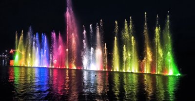 "Bathed in Light" – Floating Musical Fountain in Pomorie Welcomes Visitors (see pics)