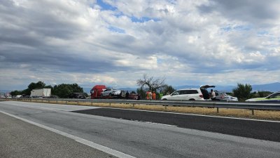 Traffic Jams at Several Points on Trakia Motorway Toward Burgas Due to Accidents