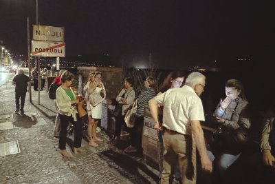 Земетресение стресна жители и гости на Неапол и околностите му