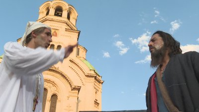 Дух и история, и то под звездите: Премиера на мюзикъла "Клетниците" пред храма