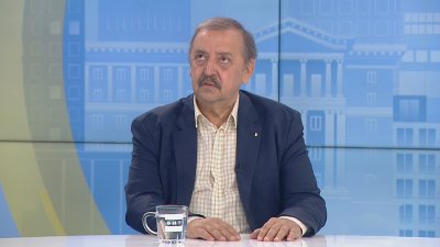 Кантарджиев: Културният човек се къпе и преди басейн
