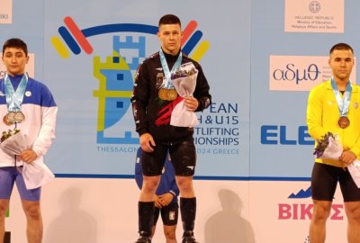 Виктор Костадинов остана на крачка от медал на европейското по вдигане на тежести за кадети