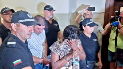 Обвинената за съучастие в трафик на 206 кг кокаин през "Капитан Андреево" остава в ареста