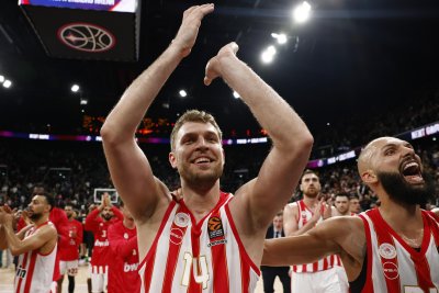 Александър Везенков все още не е сигурен за мачовете на България!