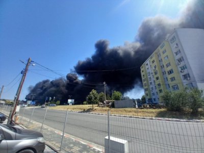 Няма превишения на вредни вещества във въздуха в Средец след пожара там