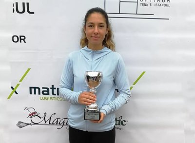 Лазарова достигна първия си полуфинал на двойки от турнирите на ITF