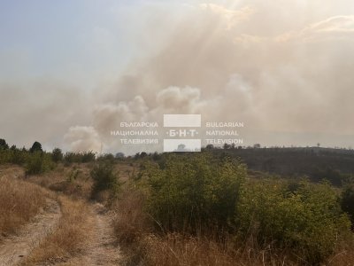 Втори ден продължава гасенето на пожара край елховското село Мелница