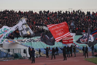 Феновете на ЦСКА стартираха кампания в помощ на болен привърженик