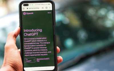 Изкуственият интелект: Българите все повече предпочитат ChatGPT пред Гугъл
