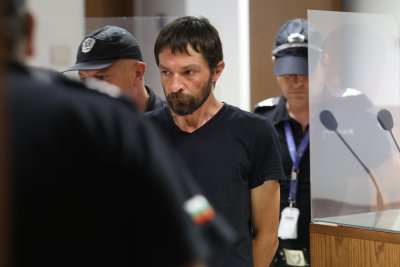 Софийският районен съд остави за постоянно в ареста мъж, който подаде фалшив сигнал за взривоопасно устройство в самолет