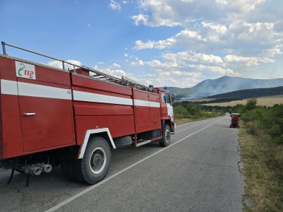 Временно ограничено движение на АМ „Марица“ заради пожар и задимяване между км 94 и 97