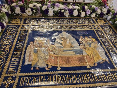 Thousands of the Faithful Honour the Day of the Repose of the Mother of God