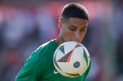 Берое направи рекорден трансфер с Леандро Годой