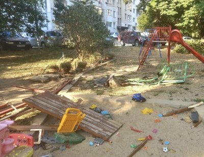 "Задържане под стража" за 55-годишния шофьор, който се вряза в детска площадка