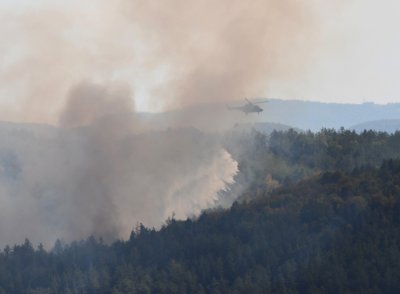 Кои огнища на пожари остават активни в страната (ОБЗОР)