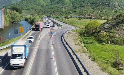 Интензивен трафик към Гърция - задръствания в Кресненското дефиле