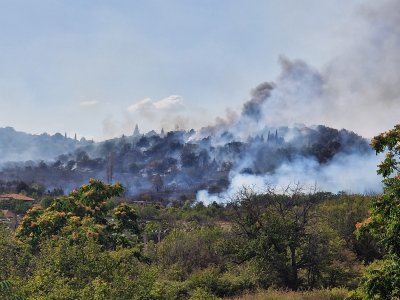 Започна описването на щетите след пожара във вилната зона край Стара Загора