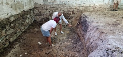 Антични съкровища под НХА: гривни и съдчета от 3-5 век!