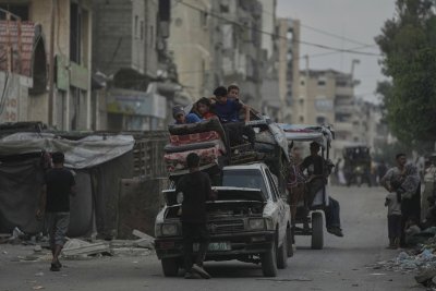Израел се готви да превземе Газа, танкове обсаждат града